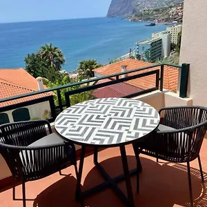 ocean-cliffs-apartments.madeira-islandshotels.com/