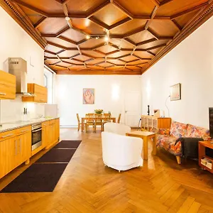 Aptc Downtown Monument4rent Near Checkpoint Charlie , Berlin Tyskland