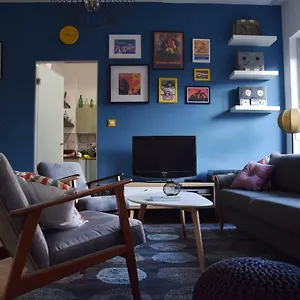 Bleak House - Bauhaus In Greener Apartman Budapest