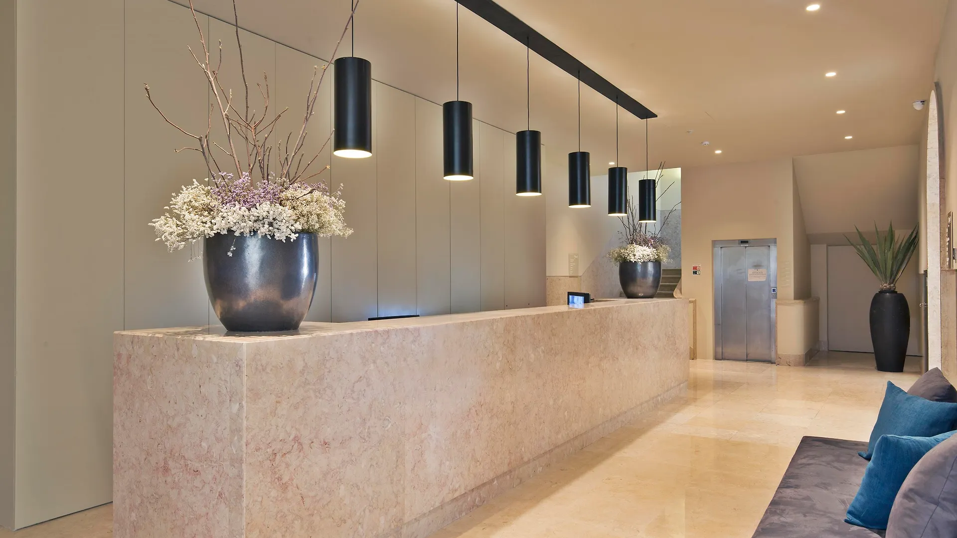 Lisbon Five Stars Apartments 8 Building
